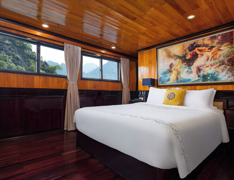 Hera Classic Boutique Cruises, Ha Long, Vietnam