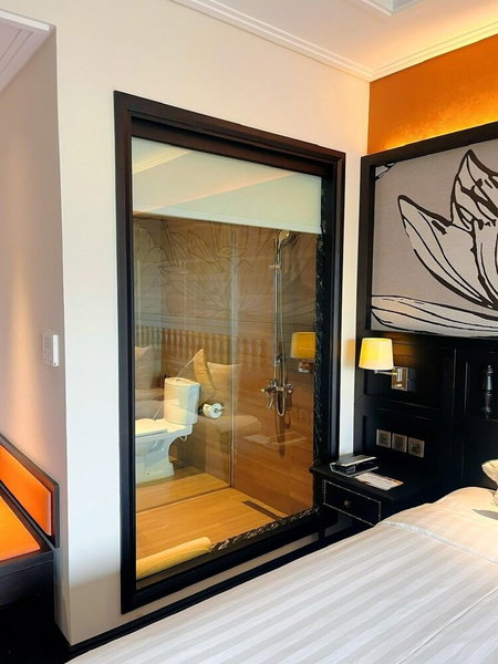 Green Dragon Boutique, Cam Pha, Vietnam