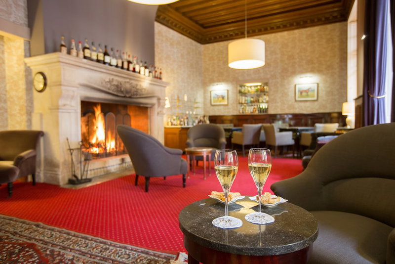 Hotel Chantilly Le Relais D'aumale, Orry-la-Ville, France