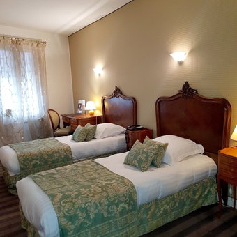 Hostellerie du Grand Sully, Sully-sur-Loire, France