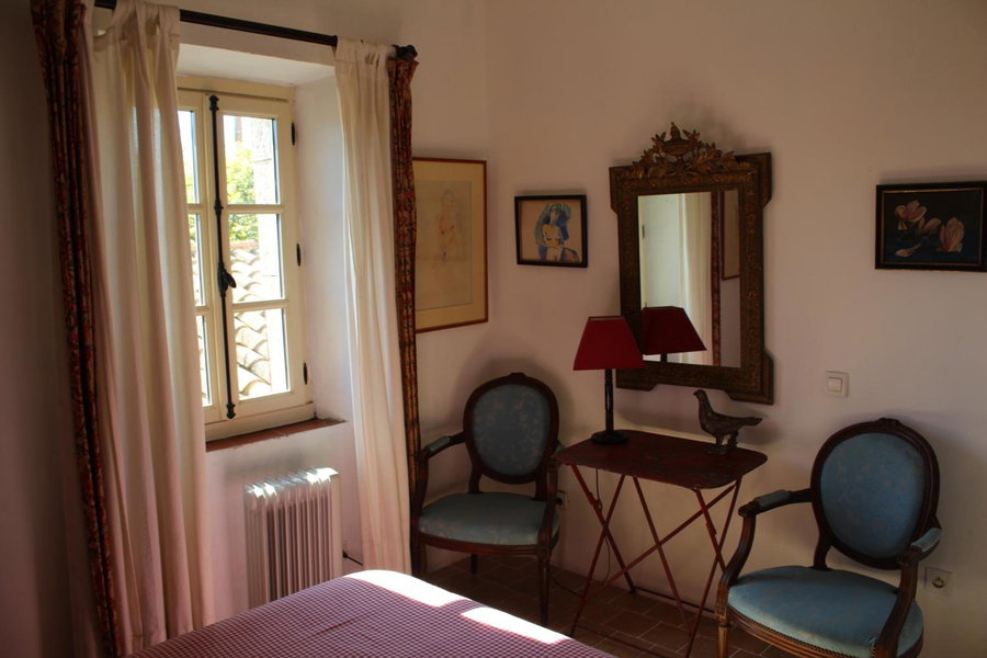 Sous l'abricotier, Durban-Corbières, France