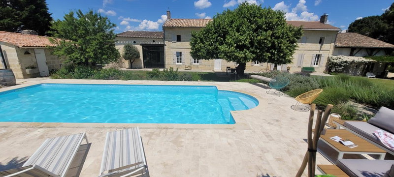 Au Do'Mayne des Bouilles - Spa & Piscine, Lussac, France