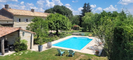 Au Do'Mayne des Bouilles - Spa & Piscine, Lussac, France