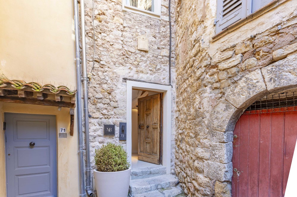 Mougins Luxury Retreats, France
