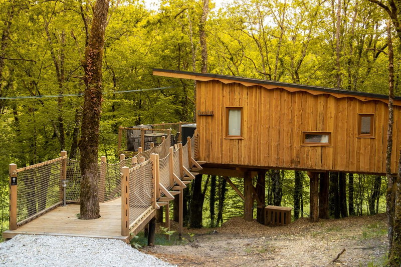 Nid'en'Ô cabanes et spa Lot et Dordogne, Lamothe-Fénelon, France