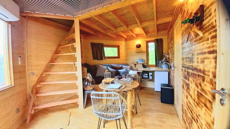 Nid'en'Ô cabanes et spa Lot et Dordogne, Lamothe-Fénelon, France