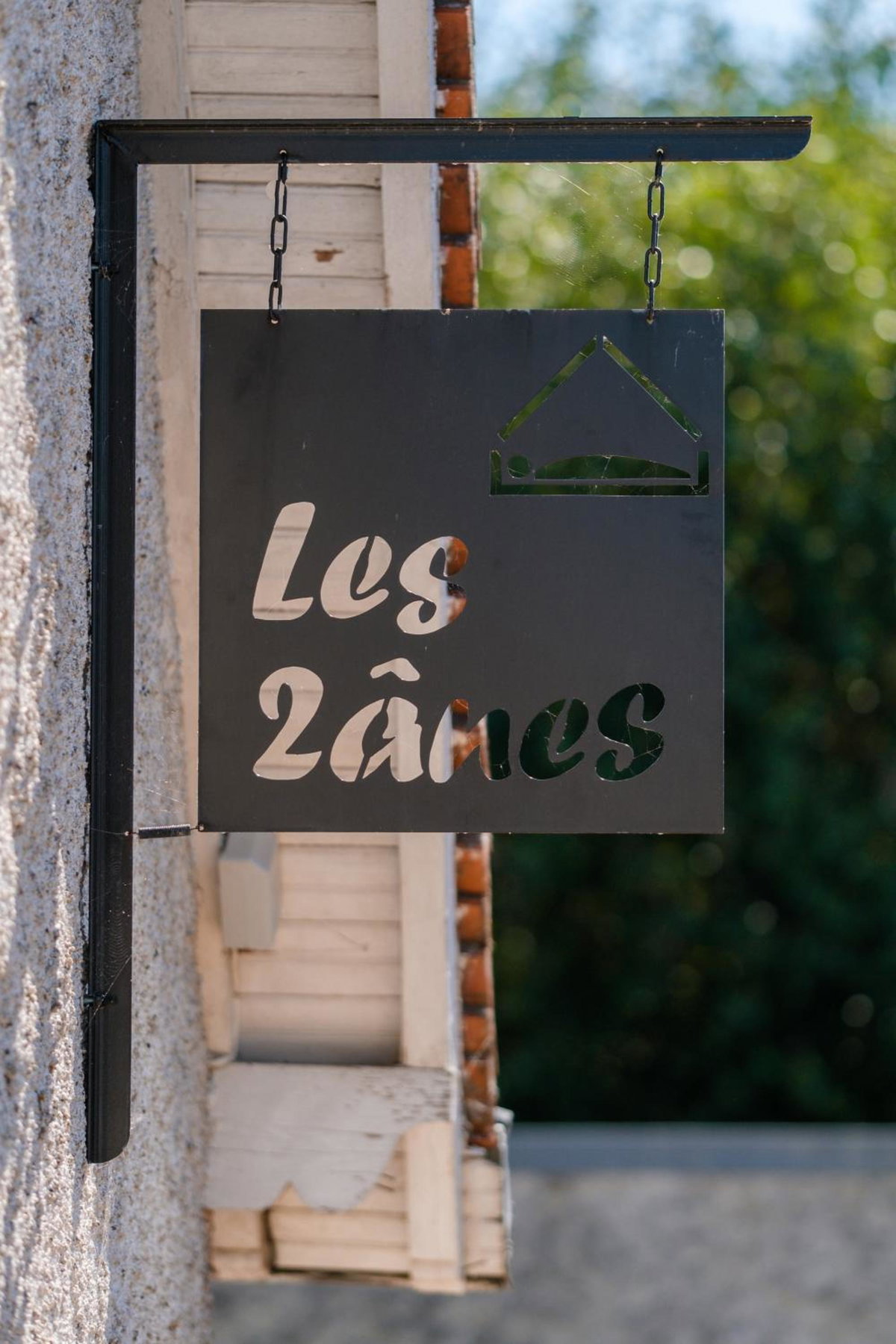 Hotel · Les deux anes, Veuves