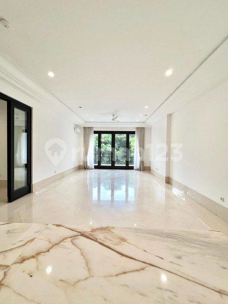 Apartment for rent in North Jakarta, Indonesia · Atmaya Apartment · 4 rooms, 3 baths