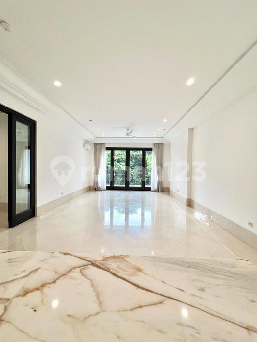 Apartment for rent in North Jakarta, Indonesia · Atmaya Apartment · 4 rooms, 3 baths
