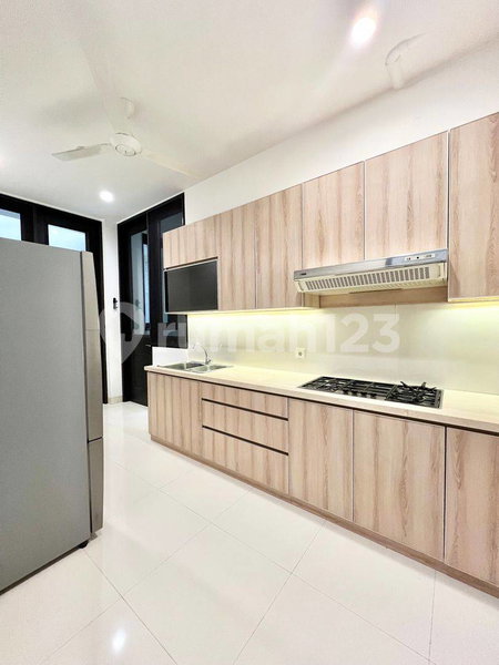 Apartment for rent in North Jakarta, Indonesia · Atmaya Apartment · 4 rooms, 3 baths