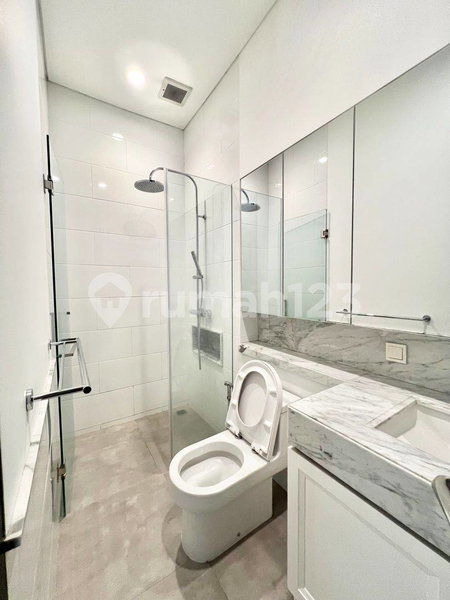Apartment for rent in North Jakarta, Indonesia · Atmaya Apartment · 4 rooms, 3 baths
