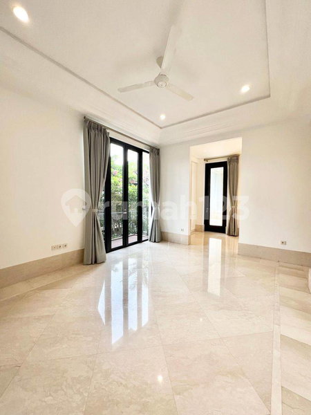 Apartment for rent in North Jakarta, Indonesia · Atmaya Apartment · 4 rooms, 3 baths