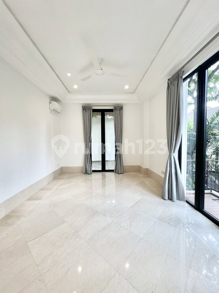 Apartment for rent in North Jakarta, Indonesia · Atmaya Apartment · 4 rooms, 3 baths