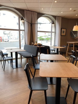 Hôtel et Apparts Marin, Laval, France