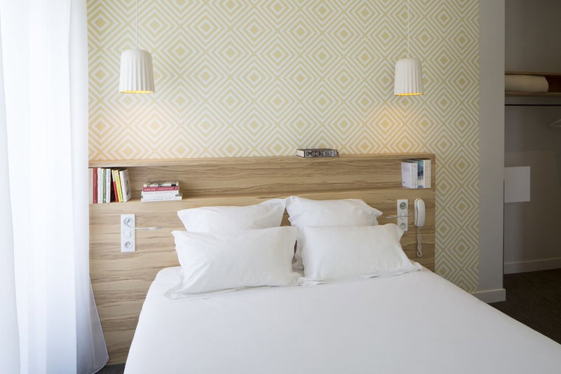 Hôtel et Apparts Marin, Laval, France