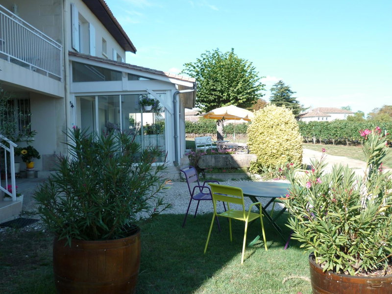 Les Raisins du Bonheur, Puisseguin, France