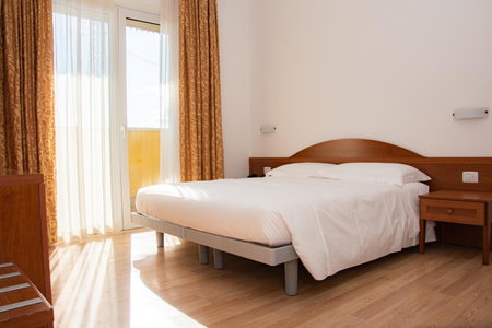Hotel Nuova Barcaccia, Peschiera del Garda, Italy
