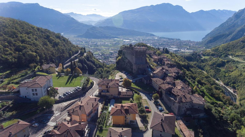 Hotel Antica Croce - Gardaslowemotion, Tenno, Italy