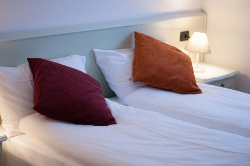 Hotel Antica Croce - Gardaslowemotion, Tenno, Italy
