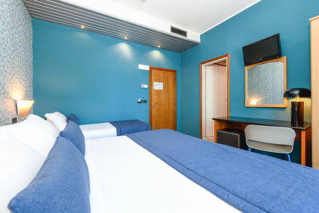 Hotel Aurora, Desenzano del Garda, Italy