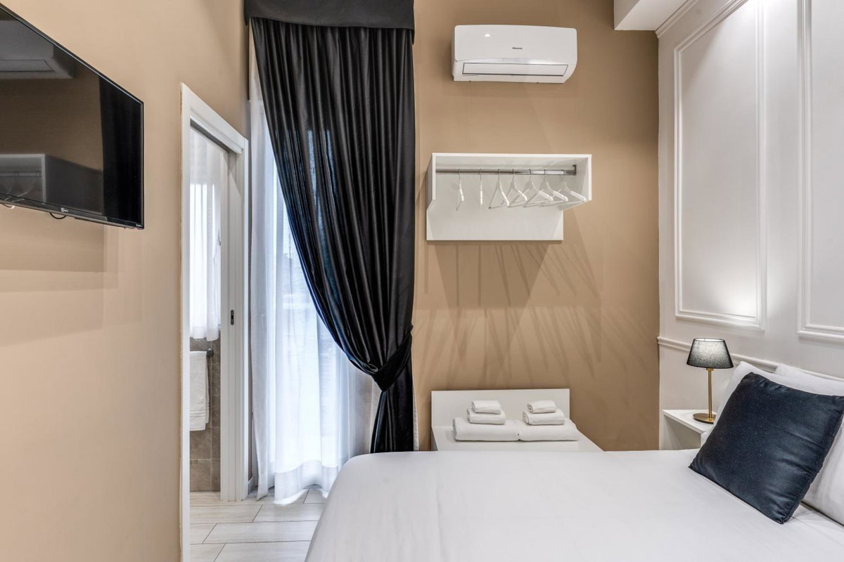 RAGGIO DI SOLE - ATAROOMS Collection, Italy
