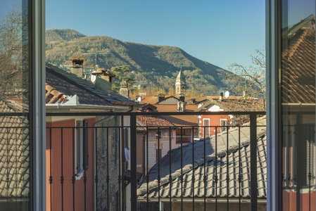 Yachting Residence - Private Dock, Lake Access & SPA, Lavena Ponte Tresa, Italy