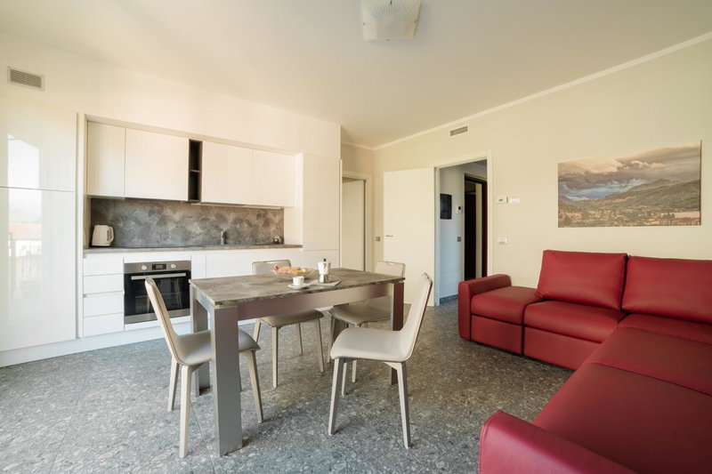 Yachting Residence - Private Dock, Lake Access & SPA, Lavena Ponte Tresa, Italy