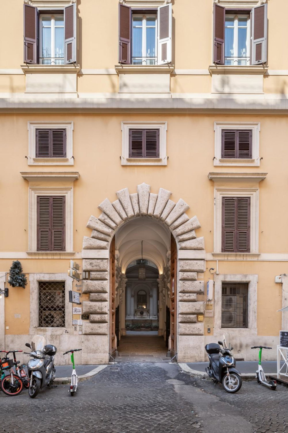 Hotel · Glance in Rome, Rome