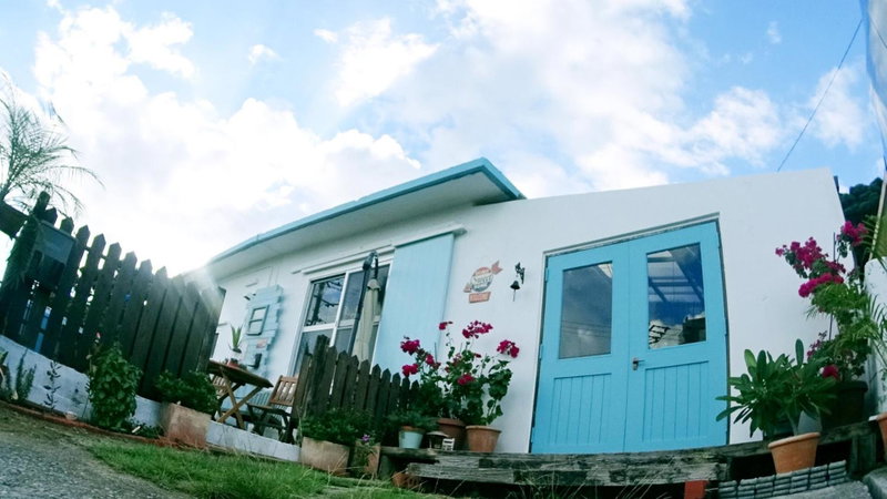 Okinawan. Sweet Home. T-8, Chatan, Japan