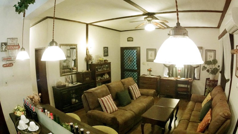 Okinawan. Sweet Home. T-8, Chatan, Japan