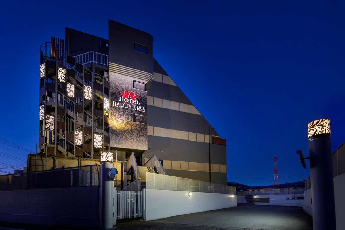 Hotel · Happy Kiss (Adult Only), Showa