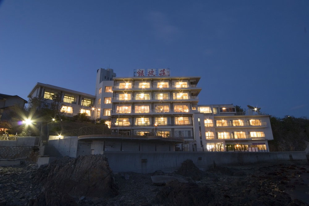 Hotel · Ginpaso, Ako
