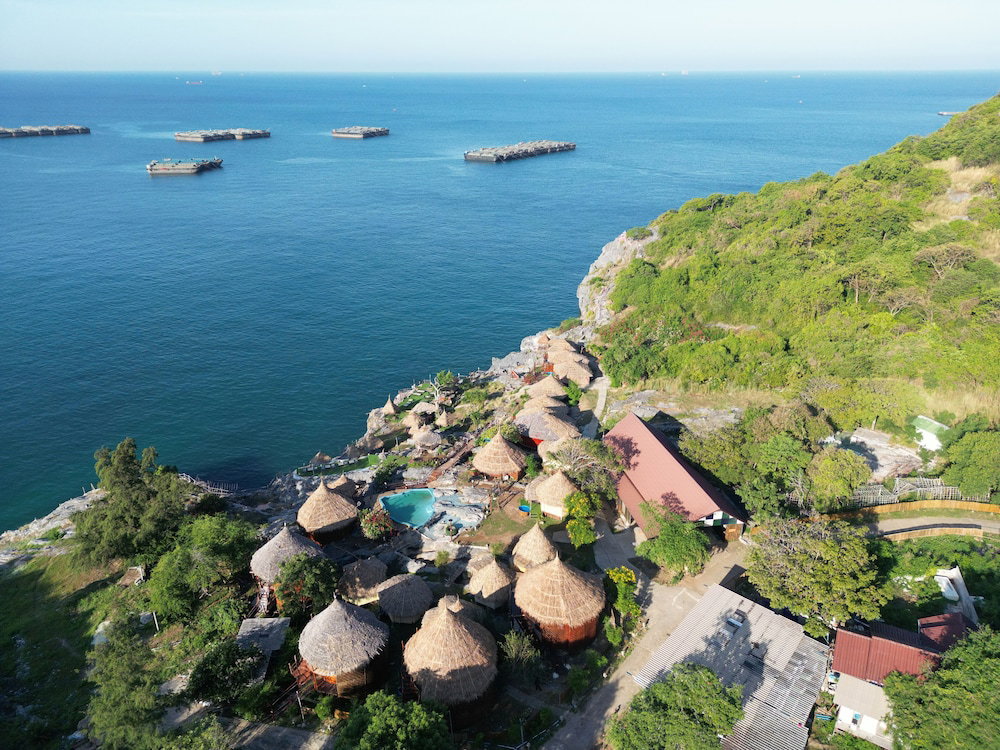 Paree Hut Resort Koh Sichang, Thailand