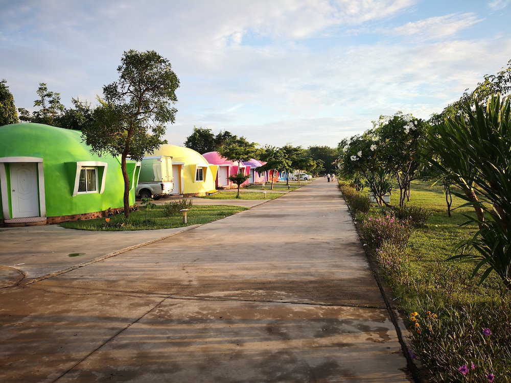Eskimo Resort, Thailand