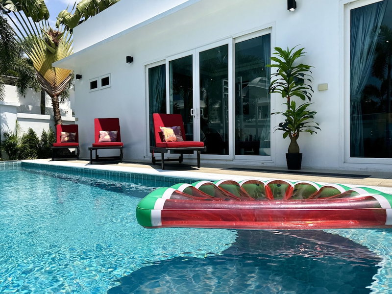 Hollywood Pool Villa Jomtien Pattaya, Pattaya, Thailand