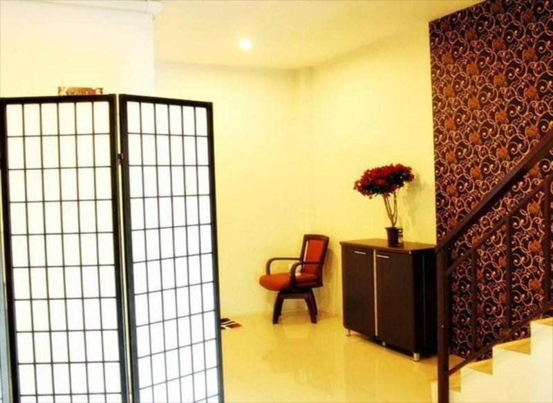 Be Rich Hotel, Ban Bang Saen (1), Thailand