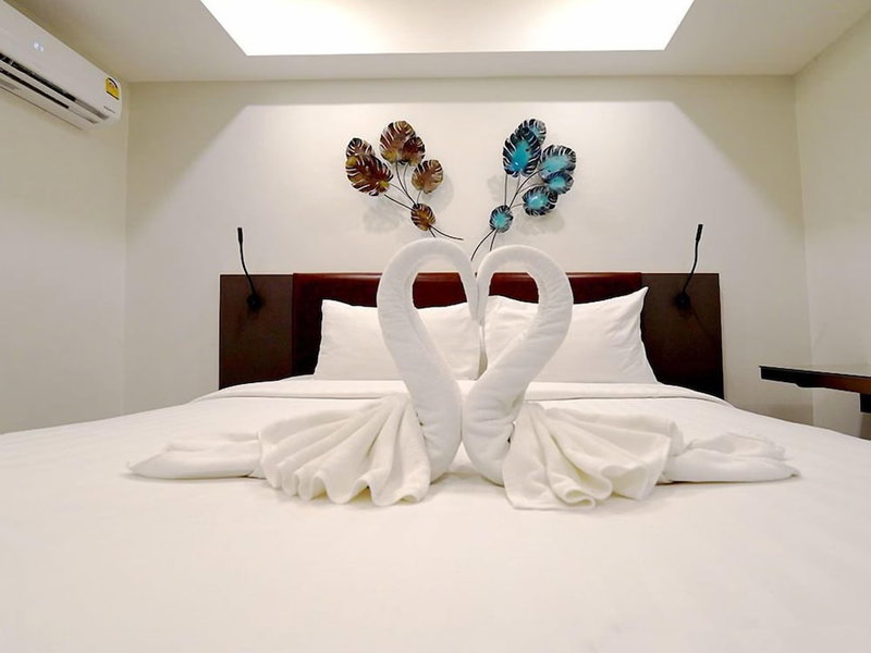 RoomQuest Sukhumvit 36 BTS Thonglor, Bangkok, Thailand