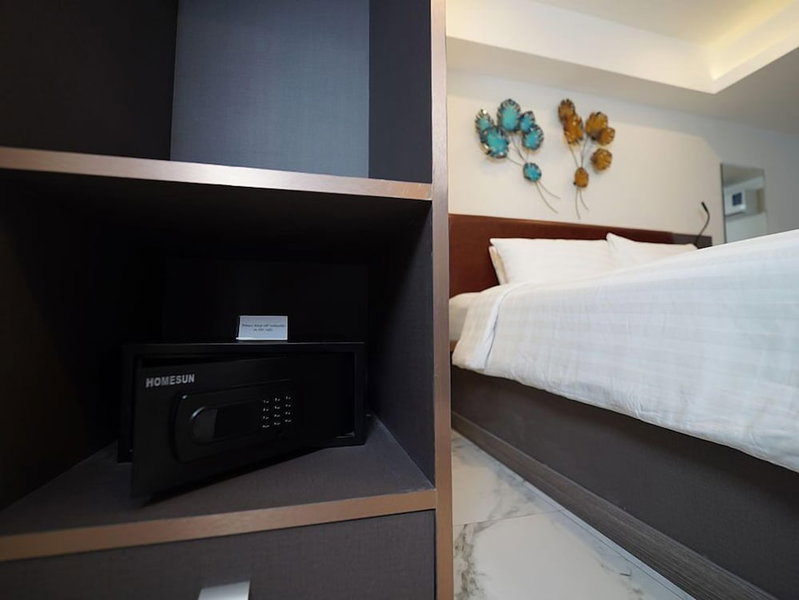 RoomQuest Sukhumvit 36 BTS Thonglor, Bangkok, Thailand