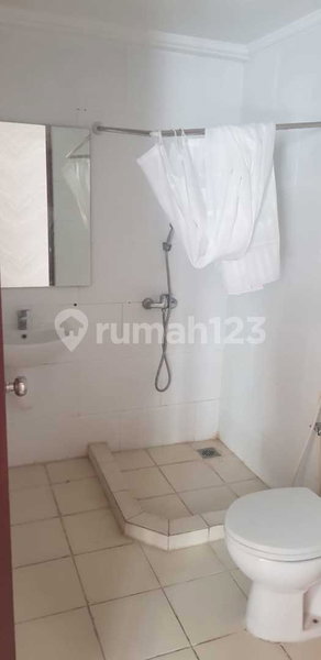 Apartment for rent in Surabaya, Indonesia · Pakuwon WaterPlace Tower A · 3 rooms, 2 baths