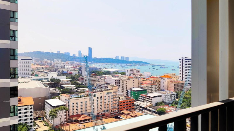 Pattaya Beach Sea View Rooftop Pool Resort, Pattaya Central, Thailand