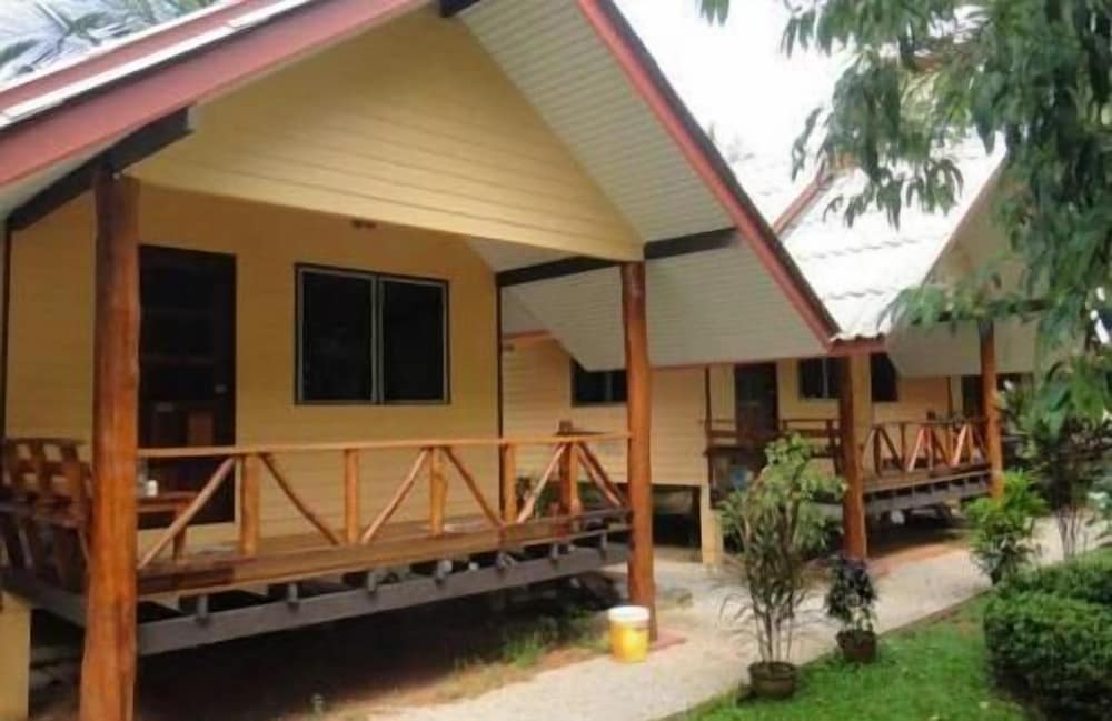 Hotel · Baan Tai Rom Yen Resort, Surat Thani