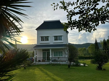 Misty English Cottage, Ban Non Na Yao, Thailand