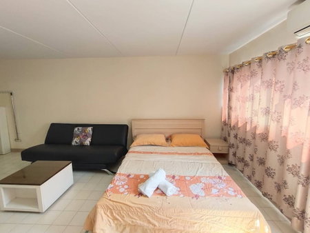 Muangthong Inn, Pak Kret, Thailand