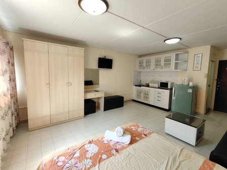 Muangthong Inn, Pak Kret, Thailand