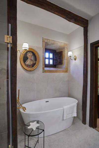 Helguera Palacio Boutique & Antique, Torrelavega, Spain