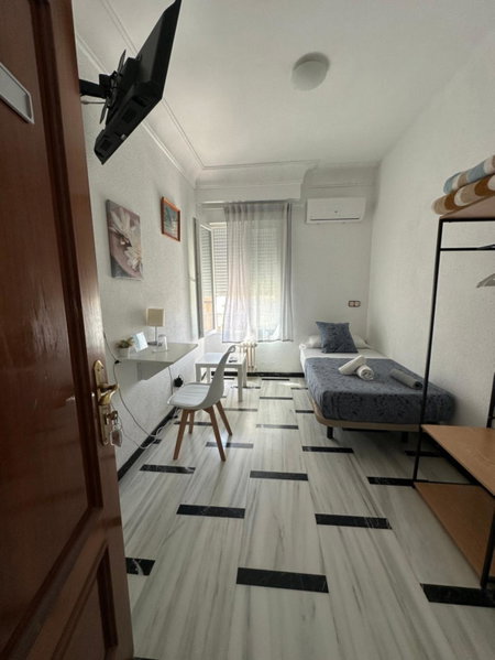 Hostal Arrate, Madrid, Spain