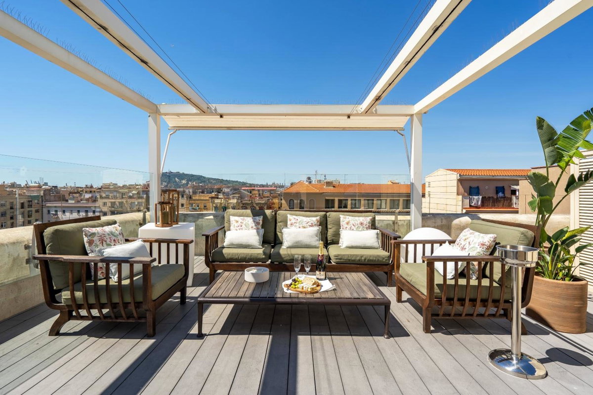 Kronos on the Beach Attic Suite, Spain