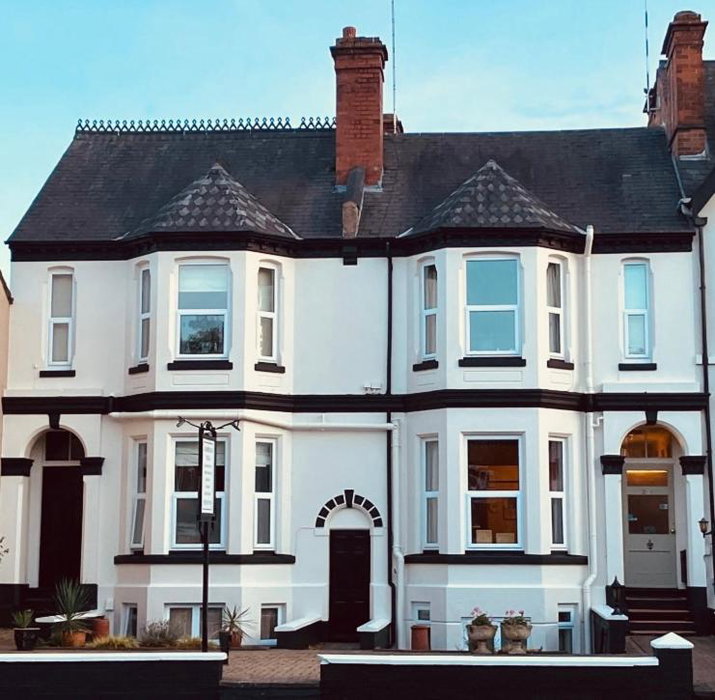 Cambridge Villa, Warwick, United Kingdom