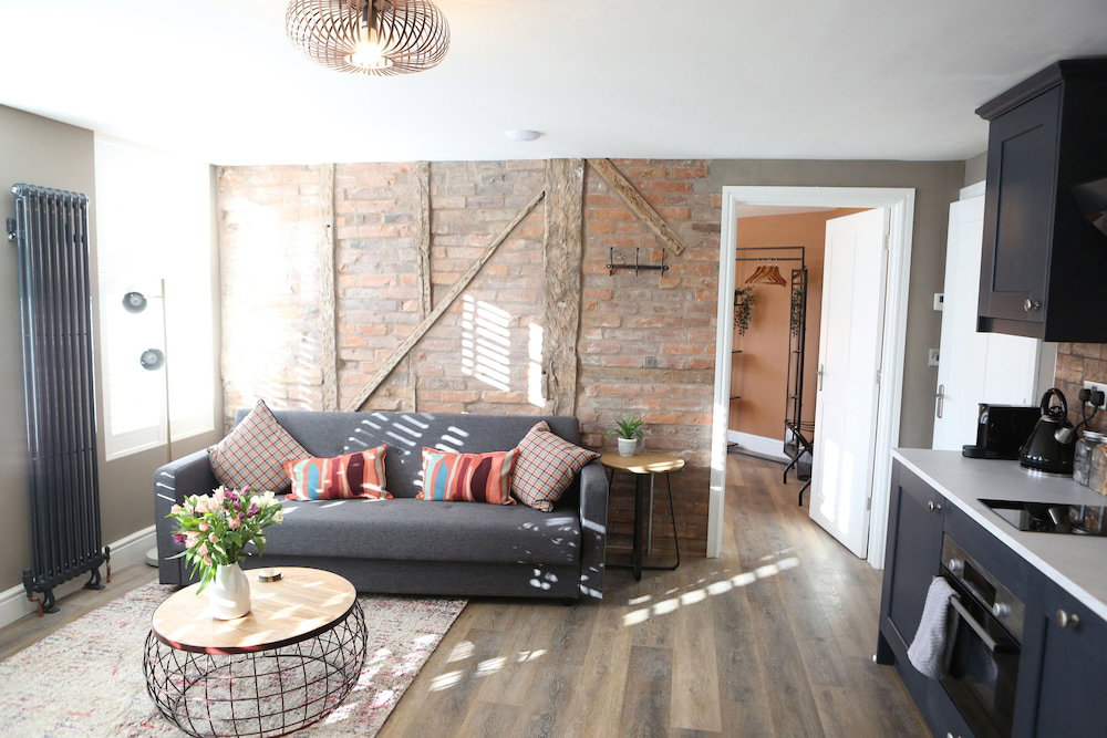 no.12 self check-in apartments, United Kingdom