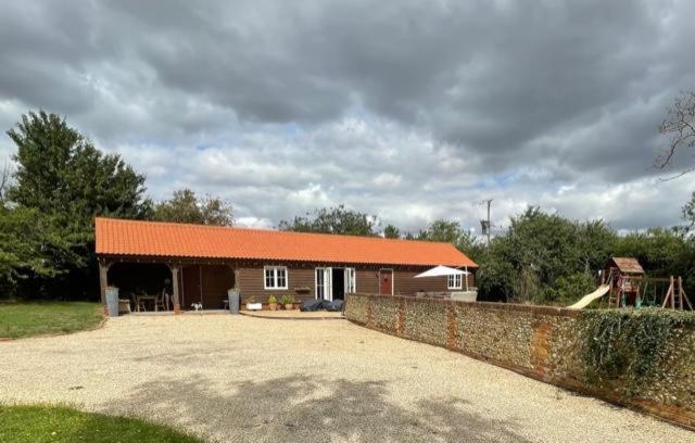 Hotel · Walnut Tree Cottage Barn, Toppesfield